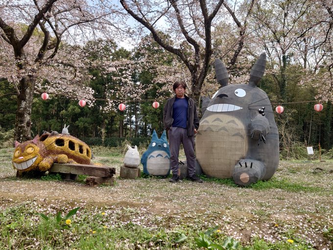 昨日の話では桜祭りの片しを今日すると聞いていたが役所の人が誰も居ない…。ネコバスは重たくて１人では運べ無い。なので運ぶの