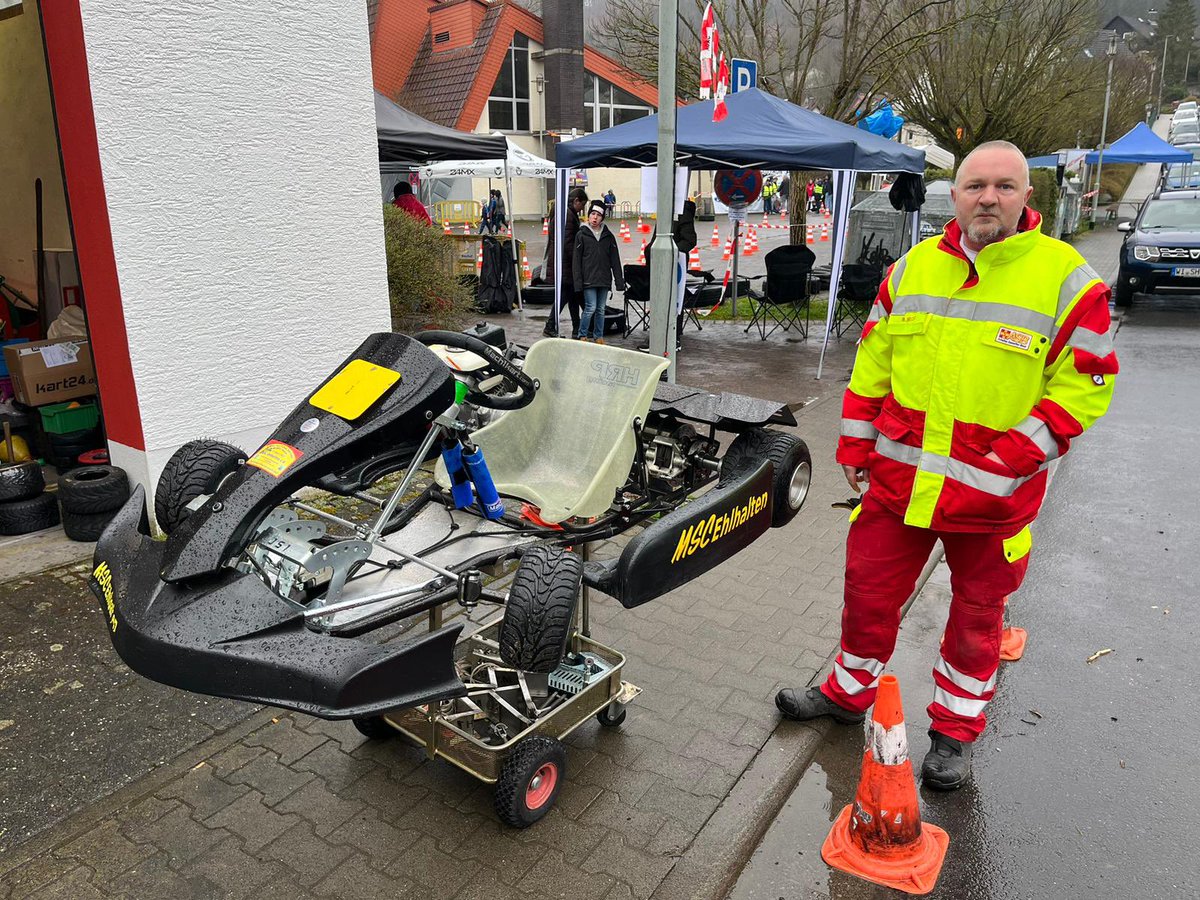 Dieses Wochenende haben wir Helfer auf dem Kraftfahrerlehrgang 1 sowie auf einem Kartrennen um den Sandienst sicherzustellen.
#asb #arbeitersamariterbund #ehrenamt #rtk #katastrophenschutz #hessen #adac