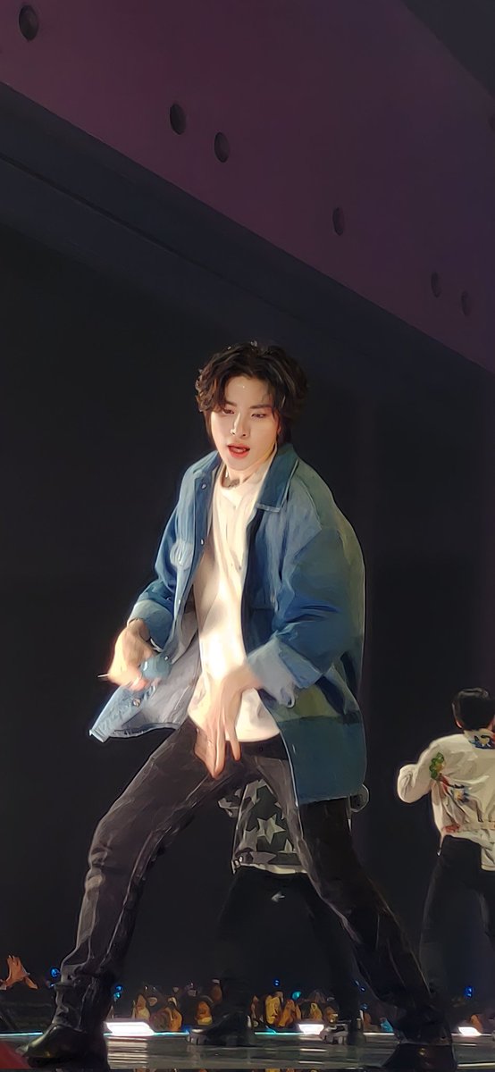 harurununana's tweet photo. Still stuck in March 18th #HELLOinJAKARTA #HELLOinJKT https://t.co/Ma4GAc7X8k
