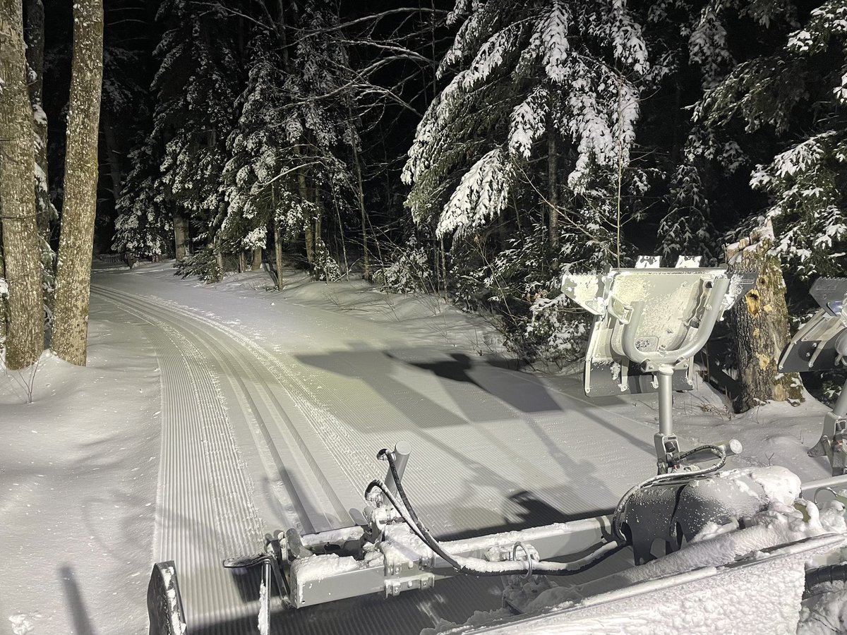 Yellow, gold, purple, red groomed and track set Saturday night. Blue double tracked for race at 10:00. Blue x and green also groomed with single track. Please avoid skating on blue/green before 10:30 am for classic race. Should be great day of skiing!!!