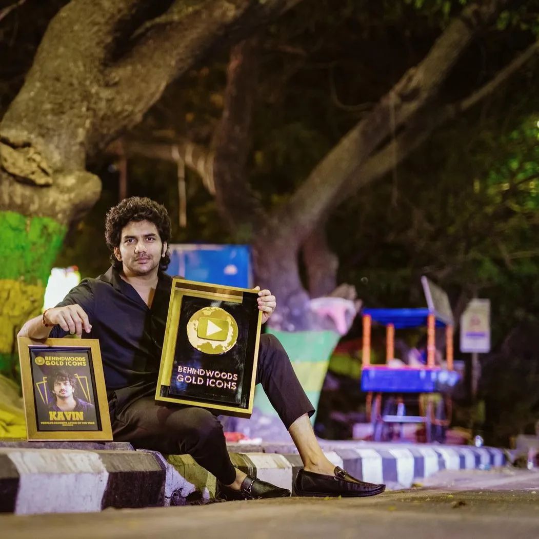 ArmyKavin's tweet photo. People's favourite actor @Kavin_m_0431 โค๏ธ
Thank you @behindwoods
Congratulations #Kavin eyyyy
#BlockBusterDaDa https://t.co/flh227yFti