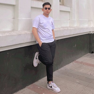 taufikh_98's tweet photo. #FotoProfilBaru https://t.co/sH4X9DYVeO