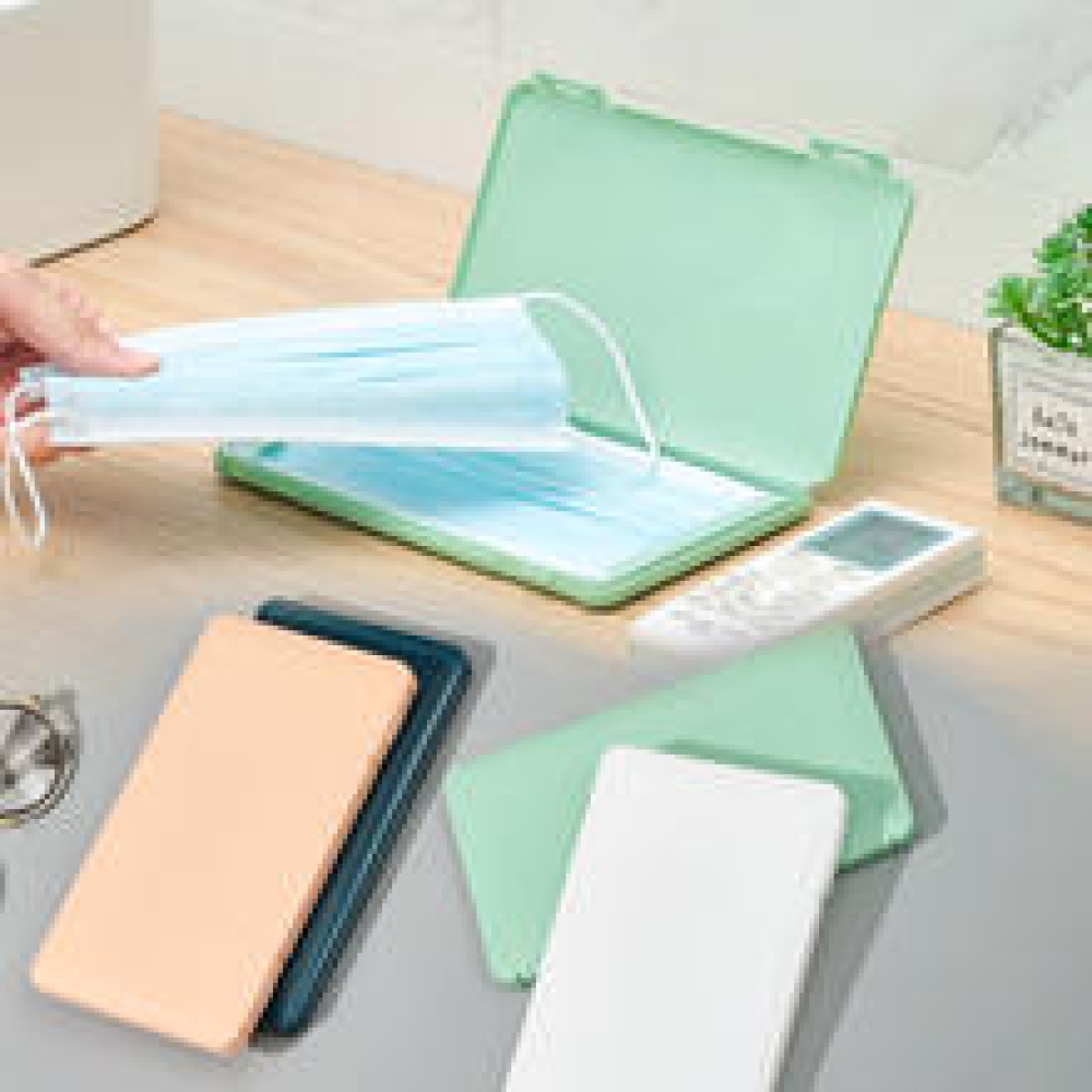 Schnazoo2's tweet photo. Disposable Surgical Face Mask Portable Storage Organizer Holder Case in 2 designs #SurgicalFaceMaskHolder #shopaholic #clothes https://t.co/41M6MEl4U0 https://t.co/RPpQeZx29k