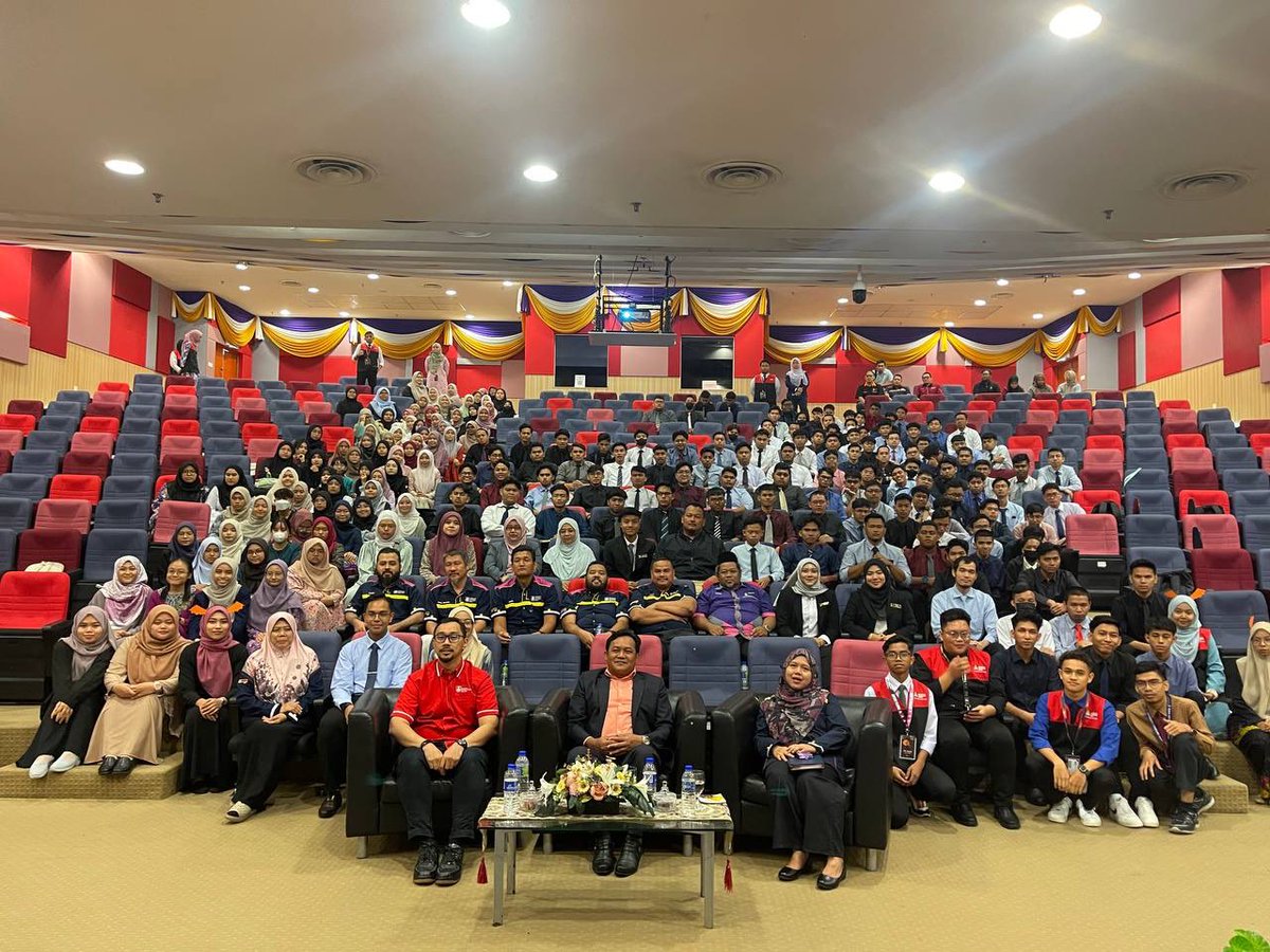 mppkjm's tweet photo. *[MINGGU DESTINI SISWA BAGI SESI MAC-OGOS 2023]*
 
AHAD | 2 APRIL 2023

"MAHASISWA SINERGI, PENERAJU KEPIMPINAN BERVISI”

Yang Menjalankan Amanah

Mailis Perwakilan Pelajar
UiTM Cawangan MelakA
Kampus Jasin
Sesi 2022/2023 https://t.co/ImVU5UzfKF