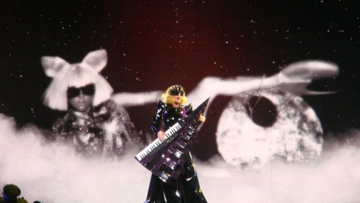 isaiah_ka's tweet photo. So yeah. That’s the story of me being eye to eye with Lady Gaga. I’ll never forget it for the rest of my days. What an amazing experience. She was everything I imagined and more. https://t.co/pya90YMxA4