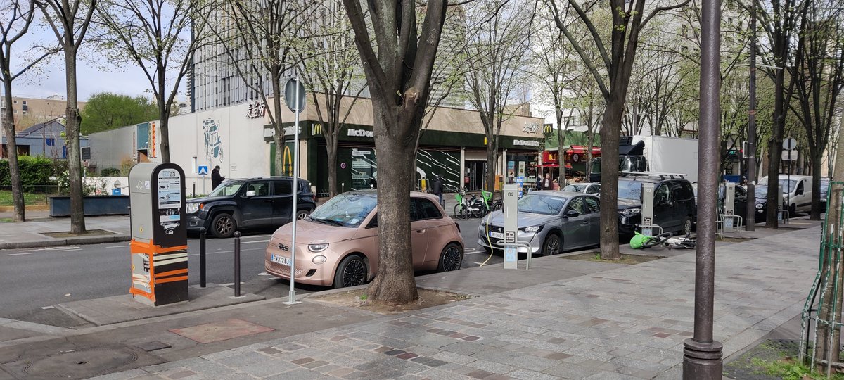 La Recharge à Paris (non officiel) tweet media