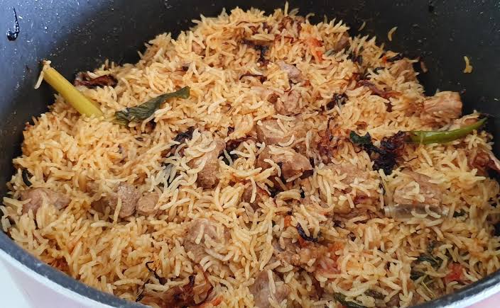 periyavar_2's tweet photo. Taste in men women lam venaam. Your taste in food 4 pics potu vidunga https://t.co/r76gAzsoZc