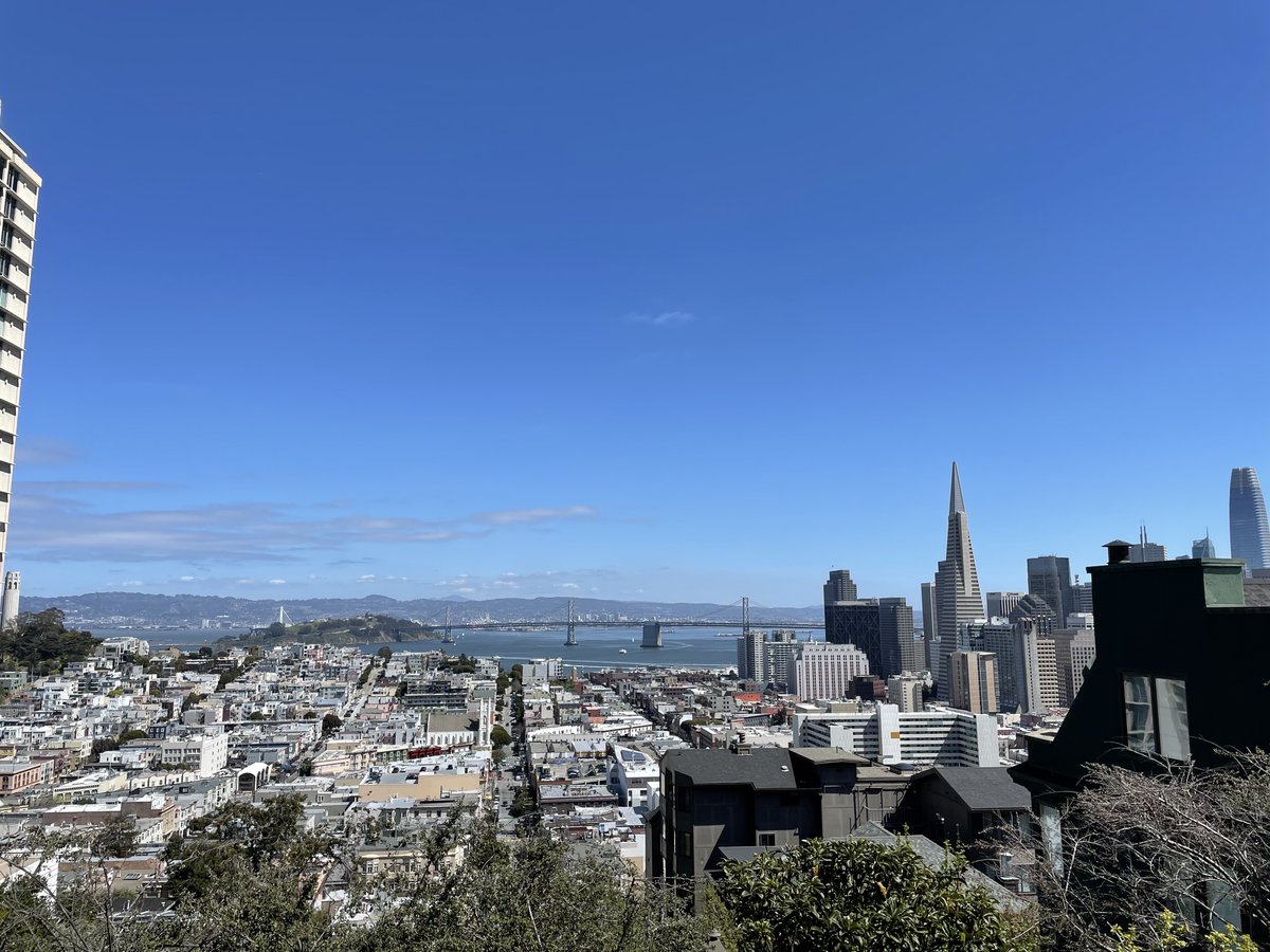 TomNakamura's tweet photo. Doing my #10000steps in #SanFrancisco. These are pictures that I took this afternoon when doing my grocery shopping in the neighborhood. #AcmeBread #Wholefoods @nytimes #1万歩 #サンフランシスコ https://t.co/iAezgy77cs