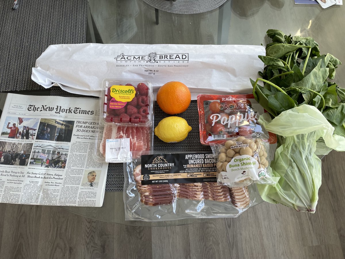 TomNakamura's tweet photo. Doing my #10000steps in #SanFrancisco. These are pictures that I took this afternoon when doing my grocery shopping in the neighborhood. #AcmeBread #Wholefoods @nytimes #1万歩 #サンフランシスコ https://t.co/iAezgy77cs