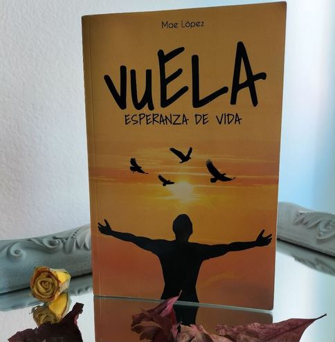 ¡Buenas noticias! Mi #novela #vuELA_Esperanzadevida ha estado disponible en Amazon desde diciembre de 2021 y no puedo estar más agradecida por la respuesta que ha recibido. 

En vuELA, quería mostrar la lucha que enfrentan las personas con #ELA y sus seres queridos. 

#libros
