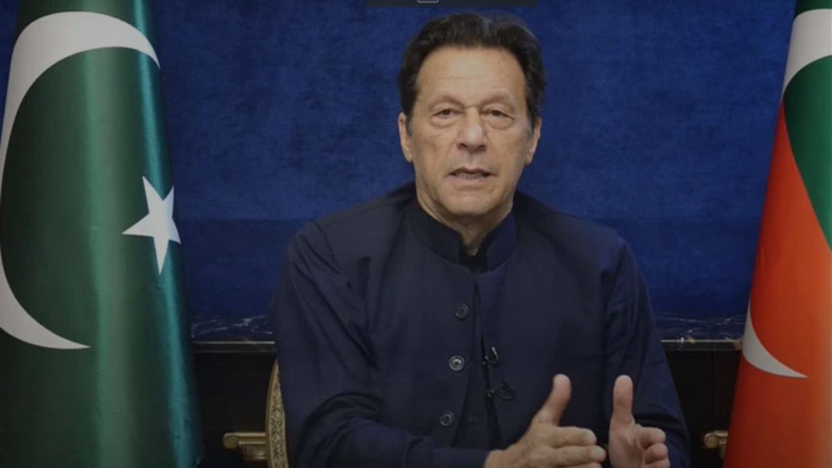 Daily_Journal_2's tweet photo. Imran Khan slams Nawaz Sharif and PDM for opposition against 3-judge bench
https://t.co/zn1bSk4Tl2 https://t.co/CqFGMdq1vh