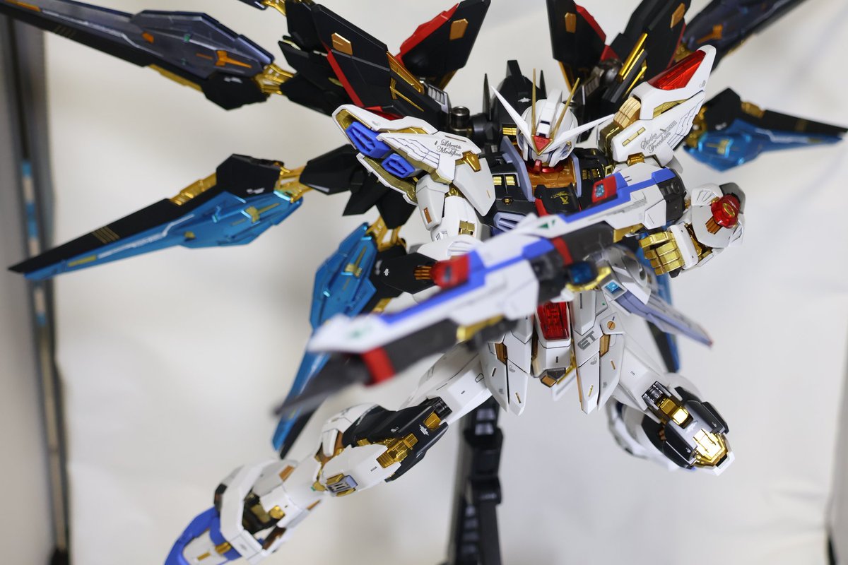 gunpla_akio's tweet photo. これを超えるガンプラ、現れるのでしょうか？？完成度高すぎる。

明日から日本は新年度。ストフリのように、被弾無しで一年間過ごせるか！？ https://t.co/qVcvuPZPGF