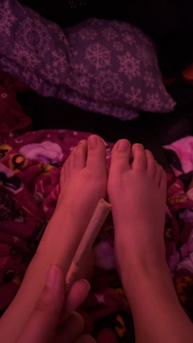 PrincessLessi's tweet photo. goodnigh findom kisses!!! xx💋💋

footworship domme findom humanwallet https://t.co/7ky7sNnJGa