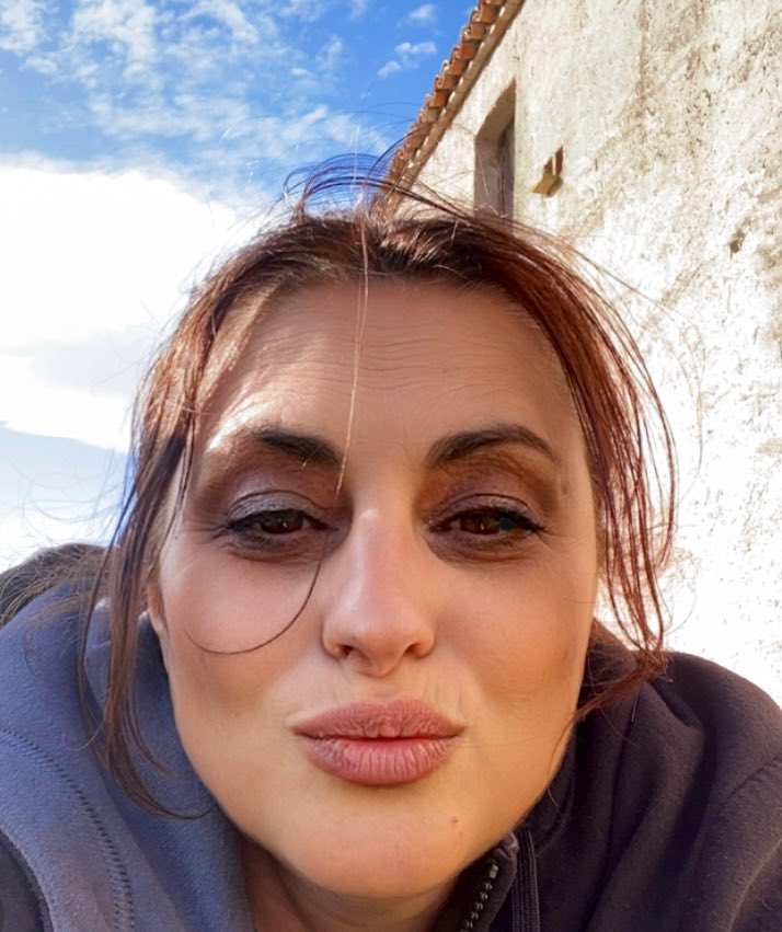 Mare45615625's tweet photo. Era un po’ che non mi affacciavo qui… baci baci ;) https://t.co/mrEO9o9cEU