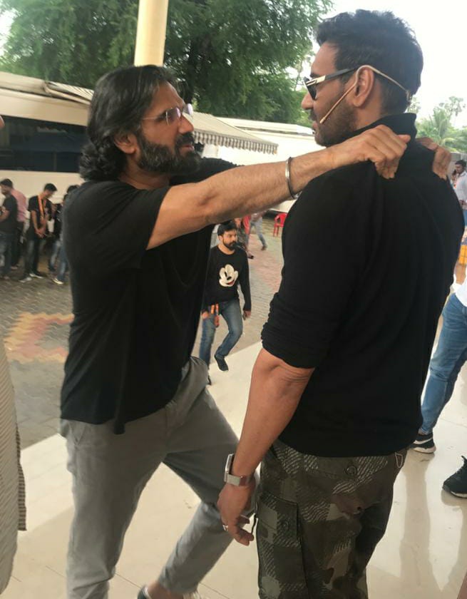 Suniel Shetty (@sunielvshetty) on Twitter photo Hey #Bholaa mere dost <a href="/ajaydevgn/">Ajay Devgn</a> aapko janamdin ki dher saari shubhkamnayein❤️. Wish you a super super successful year ahead Ajjjjjjjj 👊!! Stay blessed. Hey #Bholaa mere dost <a href="/ajaydevgn/">Ajay Devgn</a> aapko janamdin ki dher saari shubhkamnayein❤️. Wish you a super super successful year ahead Ajjjjjjjj 👊!! Stay blessed.