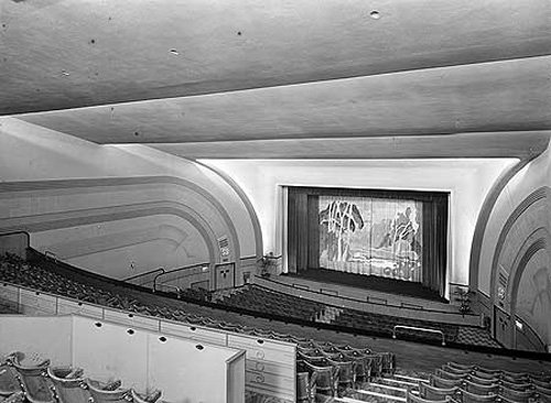 belcanto85's tweet photo. @ArtDecoSocUK Odeon cinema,  Southsea. https://t.co/oanY9YI1zn