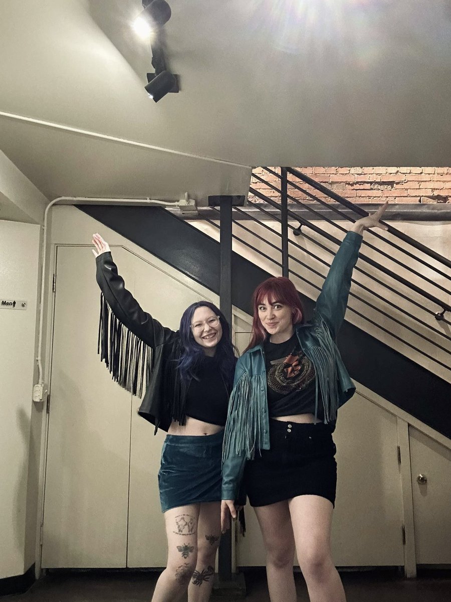 yrlocalcatmilf's tweet photo. we coordinated ✨ https://t.co/9PJDmFLHdh