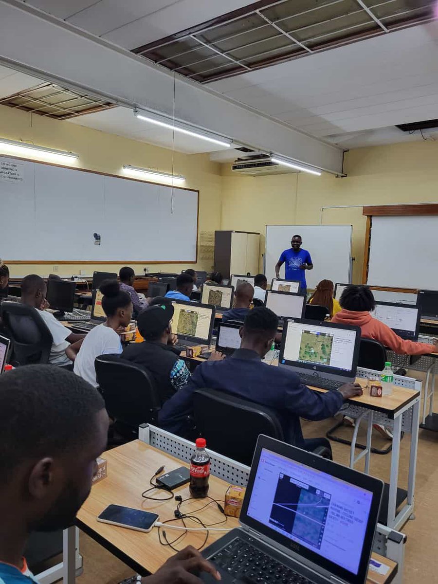 KalondePatrick's tweet photo. A busy day with the @youthmappers from the University of Malawi.
Just in the afternoon hours, we mapped 3906 buildings in Southern Malawi.
This data will directly feed into the ongoing disaster management activities.
Thanks, @openmapping_esa for the support
#ImpactGrant https://t.co/BLmrrTfctv