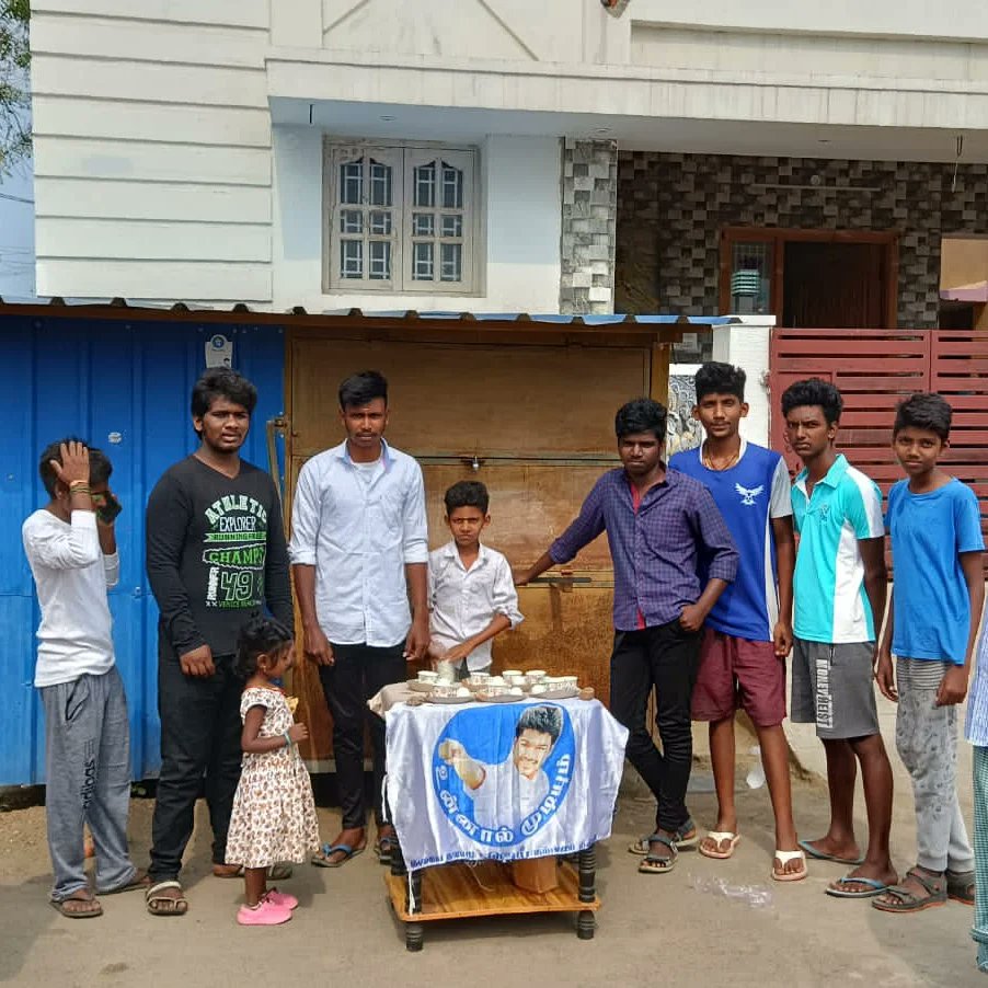 tontarani's tweet photo. தளபதி விஜய் அவர்களின் உத்தரவின்படி,

• #_கோவை #_மாவட்ட #_தொண்டரணி #_தலைமை #_தளபதி #_விஜய் #_மக்கள் இயக்கம் சார்பாக 04-03-23இன்று... #17வது #_வாரம் 

• #_துடியலுார் நகர தலைமை தலைமை தொண்டரணி சார்பாக
 குழந்தைகளுக்கு பால் முட்டை ரொட்டி வழங்கப்பட்டது https://t.co/kgnZLusYwt