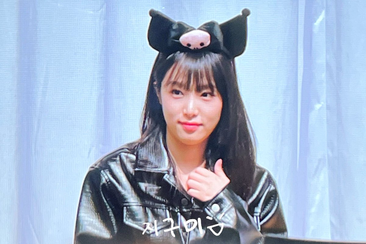 duckstar_0929's tweet photo. 230402 팬사인회 프리뷰

🖤🖤🖤

#최예나 #예나  #ChoiYeNa #YENA 
#イェナ #아이즈원 #IZONE https://t.co/RDHFgBkyUN