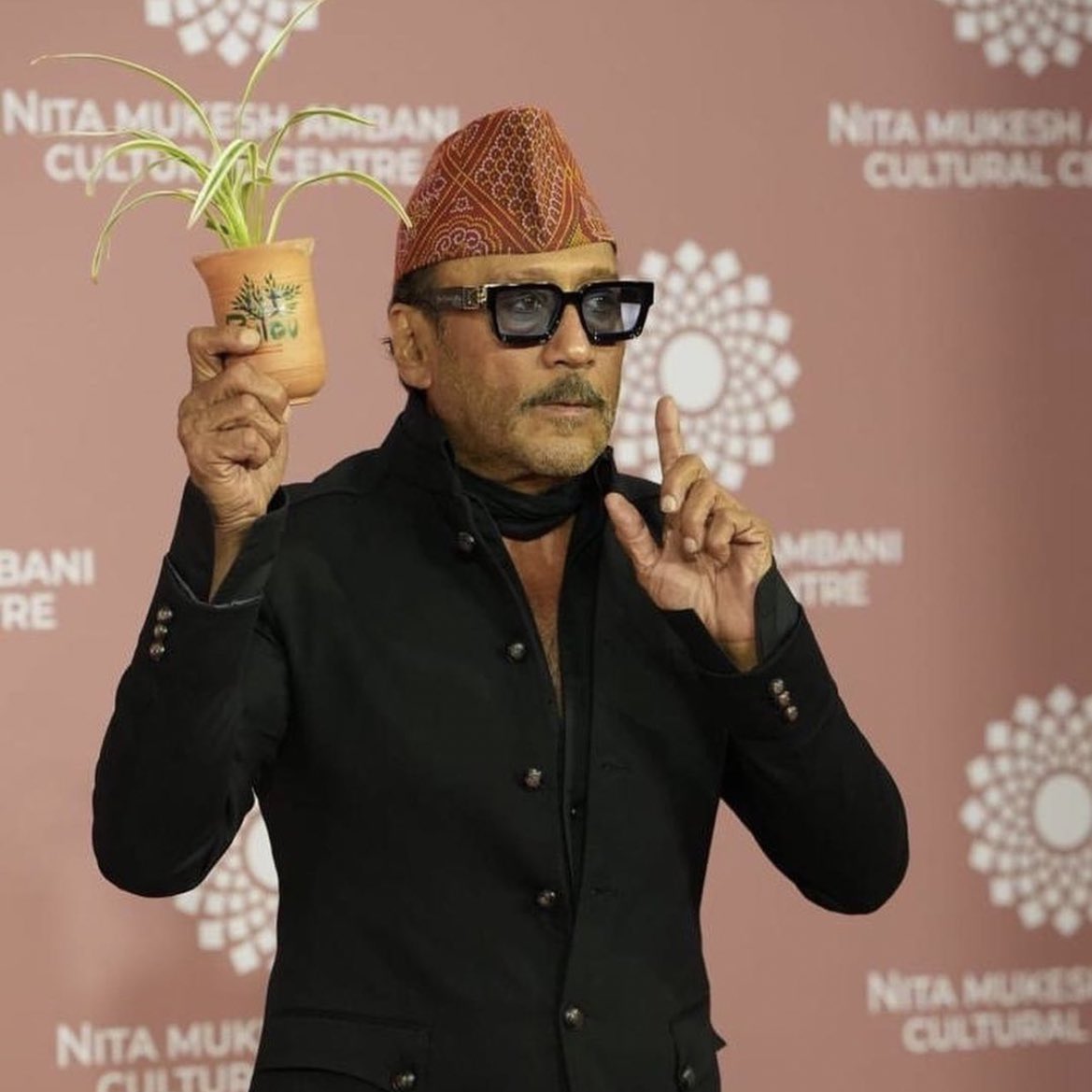 gordonramashray's tweet photo. jackie shroff walked so greta thunberg could run https://t.co/7Ubg30Tly6