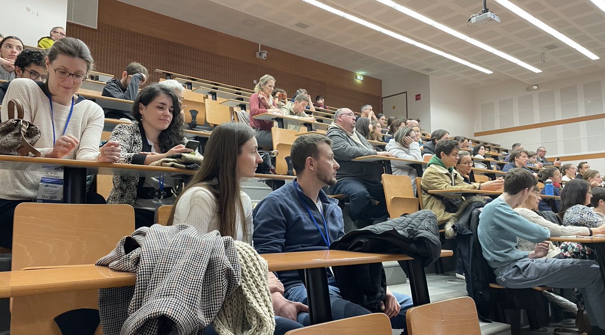 ClermontINP's tweet photo. Les familles au rdv hier pour ⁦@Les_EE⁩ dans nos locaux  ▶️ témoignages forts, partages d’expériences, échanges riches Merci M. le Recteur ⁦@BenmiloudKarim⁩ de vos messages Nous sommes engagés pour #EgalitedesChances avec ⁦@acclermont⁩ ⁦⁦@BarraVincent⁩ https://t.co/xO6v639ICe