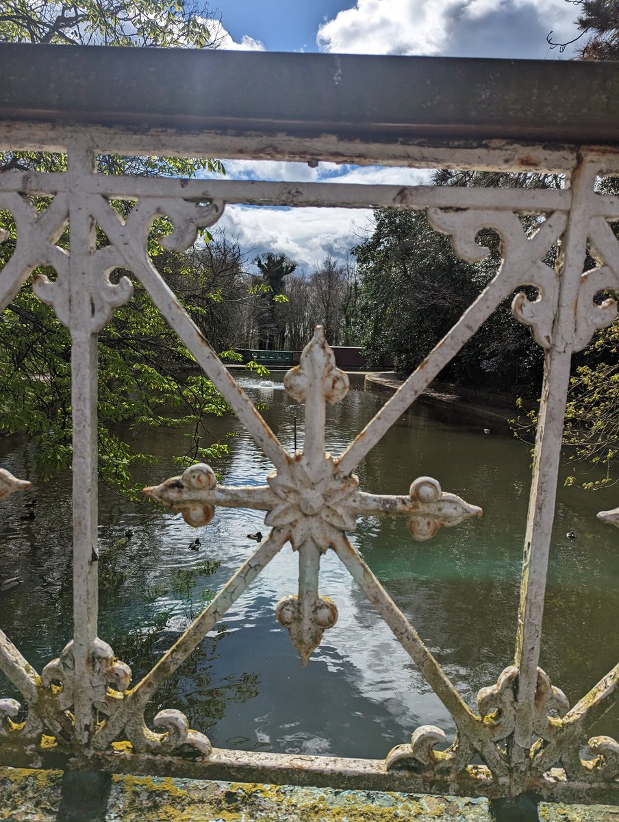 Chelseahi76's tweet photo. 💓💓 

#beautiful #beautifulview #lookingout #framewithinaframe #photographer #photographers #Job #photographyismyjob https://t.co/NXjMmG7j2o