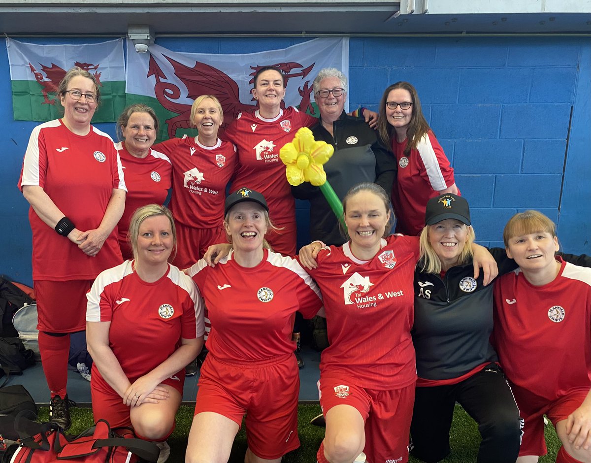 Jeanfield Swifts Womens Walking Football tweet media