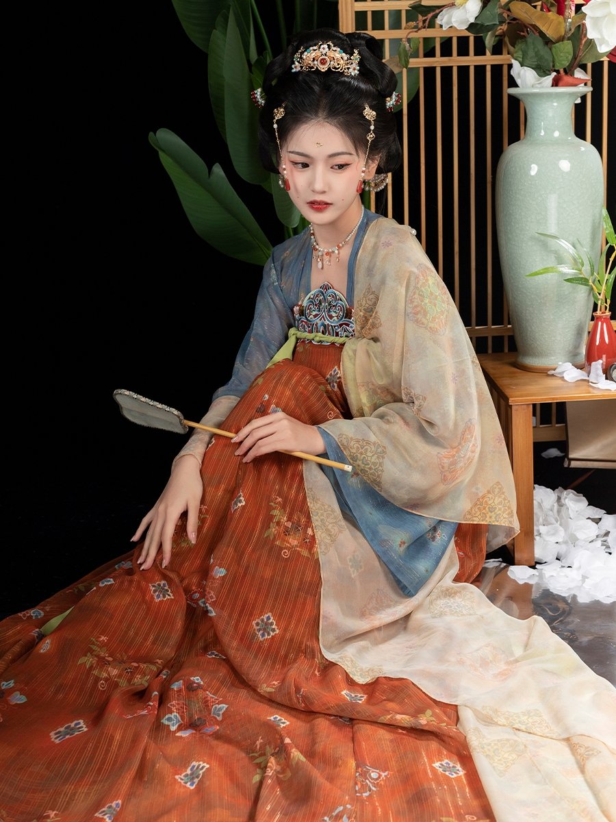 Beautiful_Hanfu's tweet photo. 唐制汉服 
Hanfu of Tang Dynasty style 

#ChineseCostume #中国风 #中華風
 #Chinese_style #hanfu_challenge
#汉服 #漢服 #한푸 #hanfu https://t.co/YLaSWMzAMb