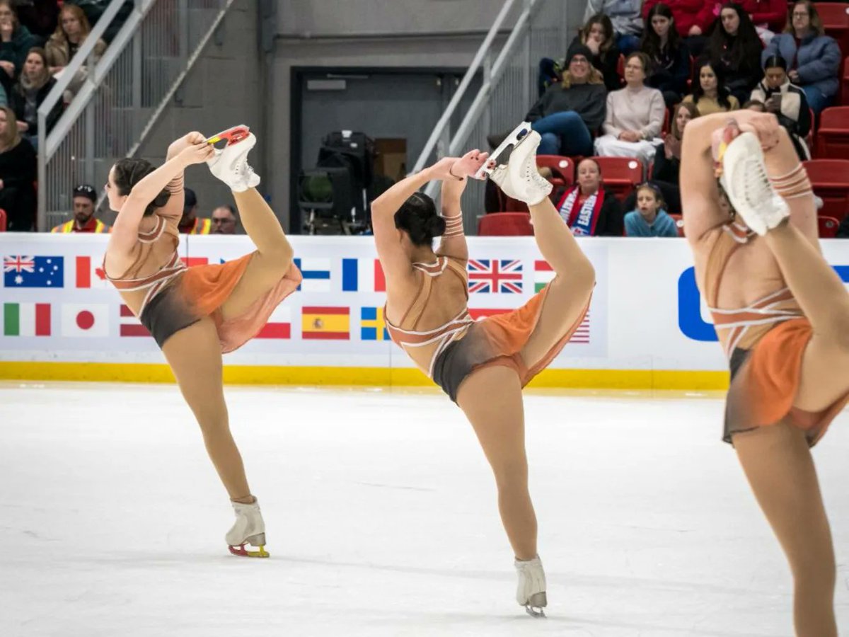 Hieloespanol's tweet photo. El Team Fusión ha logrado la 17ª posición en el mundial de sincro (Lake Placid 🇺🇸). Han acabado muy satisfechos pues han conseguido su mejor marca tanto en programa largo (97,38 puntos) como en total acumulado (142,84 puntos) Enhorabuena!!
📸 Pedro Seguí para Hielo Español https://t.co/tX70xh2TYc