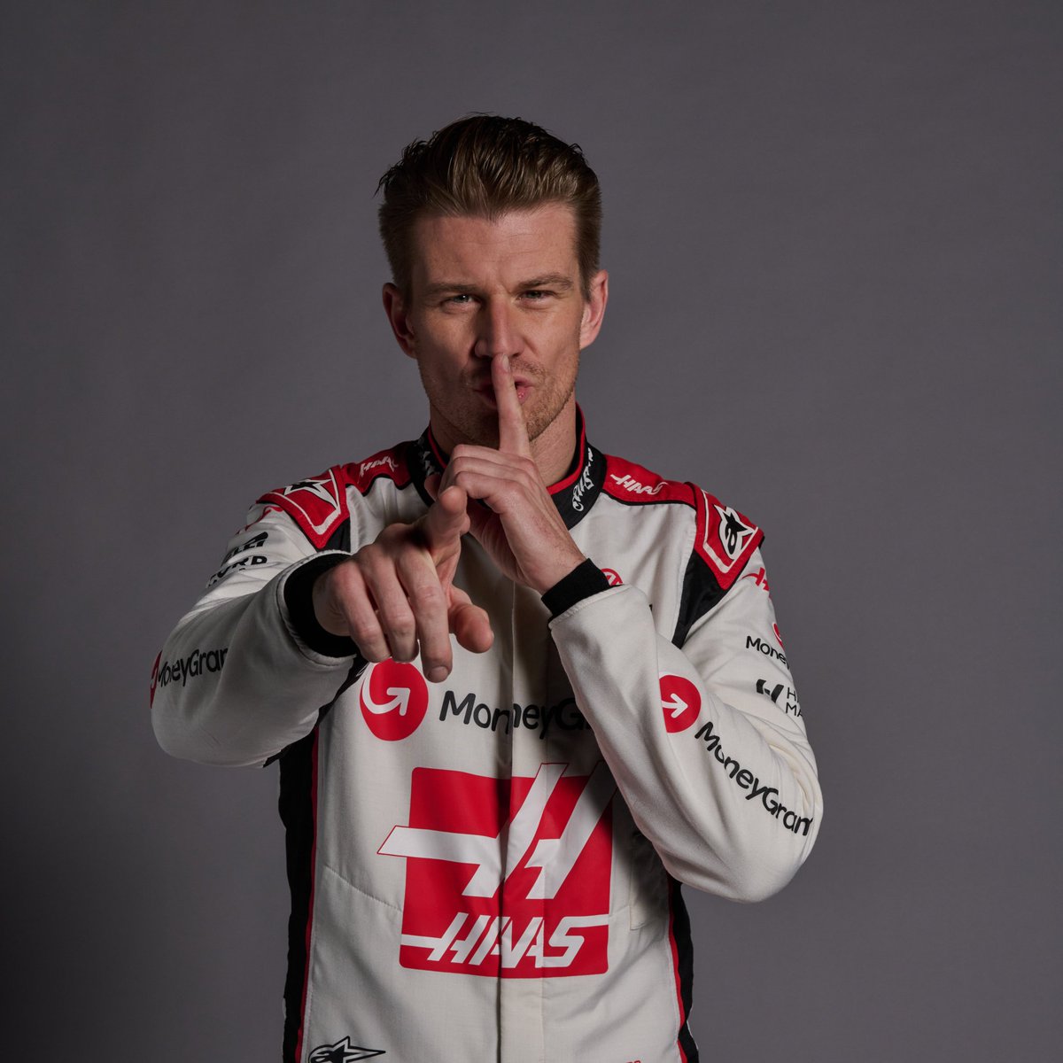 Que la dejen así, penalicen a Sainz y podio de HULKENBERG!!!