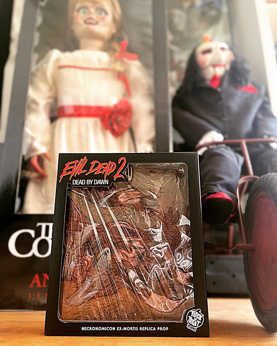 Picked this up! 🖤🖤 #EvilDead #EvilDeadRise #brucecampbell #ashyslashy #book #Necronomicon #horror #horrorclassic #HorrorCommunity #HorrorFamily