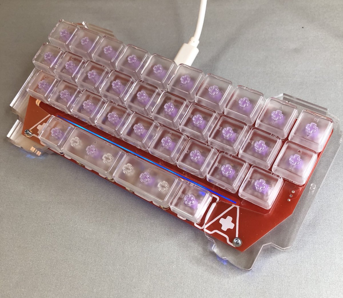 kurihary's tweet image. Keyboard: Alphalpha+
Switch: DUROCK L4 Creamy Purple 67g
Keycap: RAMA WORKS GRID
#KEEB_PD #KEEB_PD_R142 #PRK_Firmware 
#電子工作 #mechanicalkeyboard