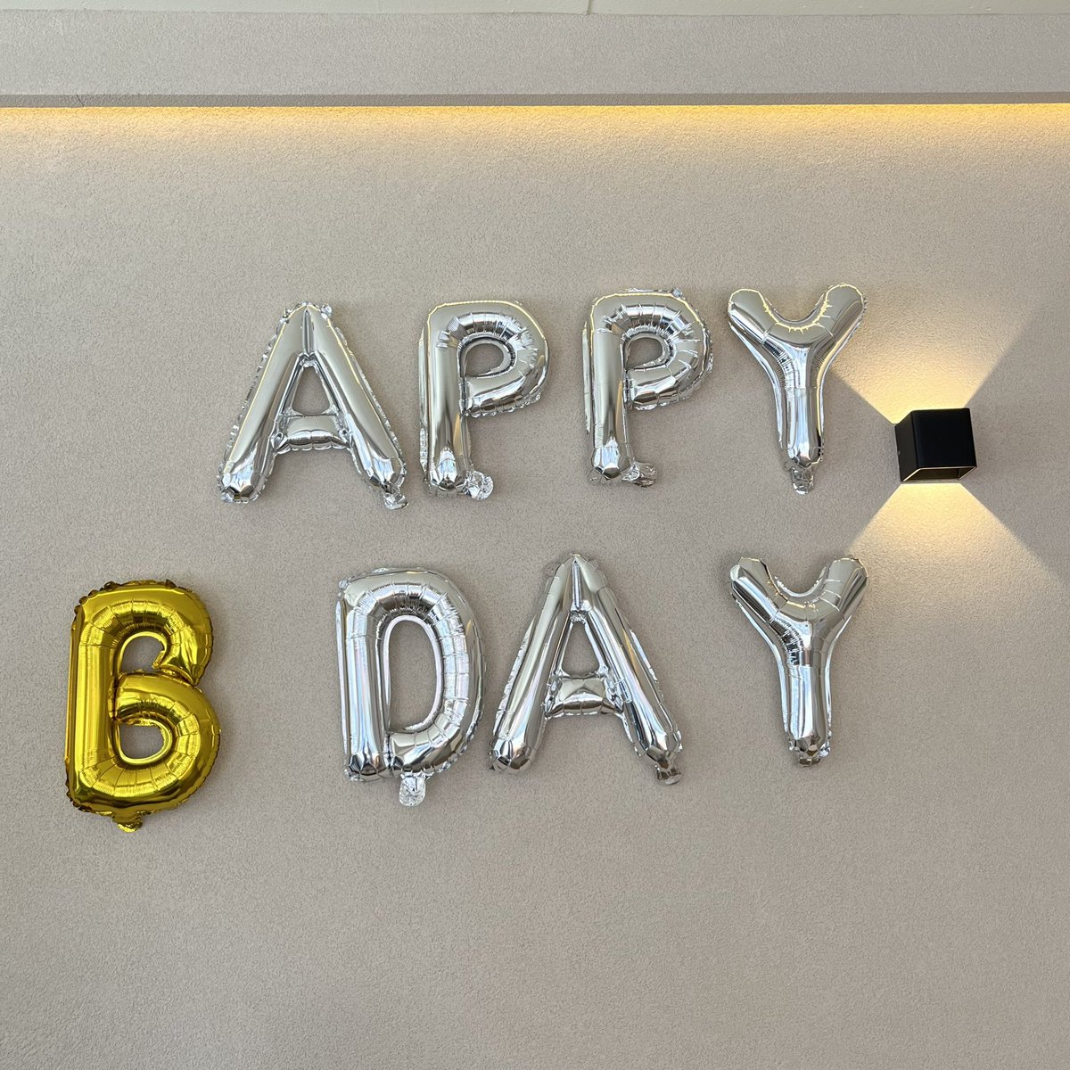 In_HyuK04's tweet photo. 🤎
#나_오늘_생일인데_우땨 
#My_Youth_is_Inhyuk https://t.co/5tswVPrmKX