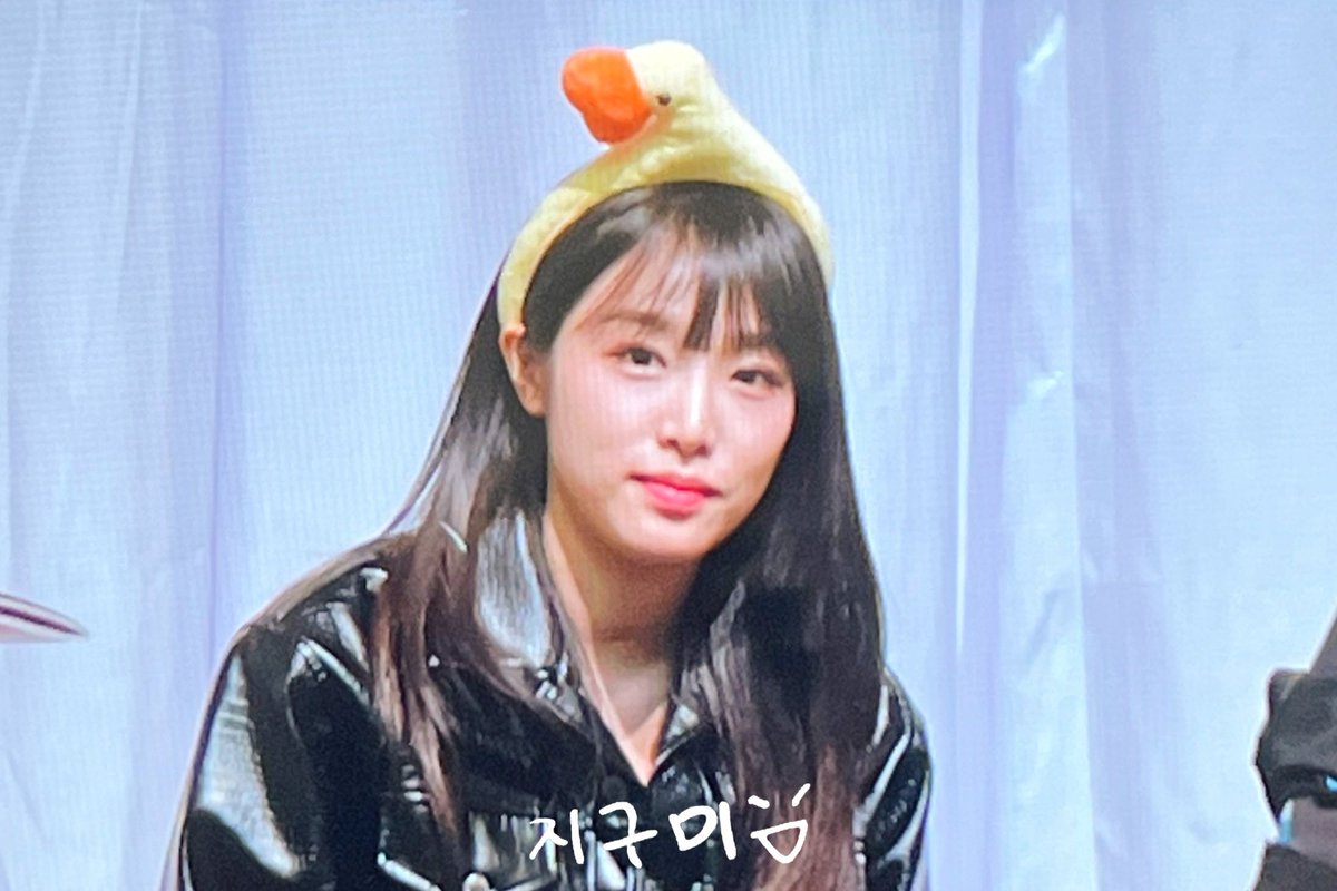 duckstar_0929's tweet photo. 230402 팬사인회 프리뷰

🐥

#최예나 #예나  #ChoiYeNa #YENA 
#イェナ https://t.co/5KIqdRPr6e