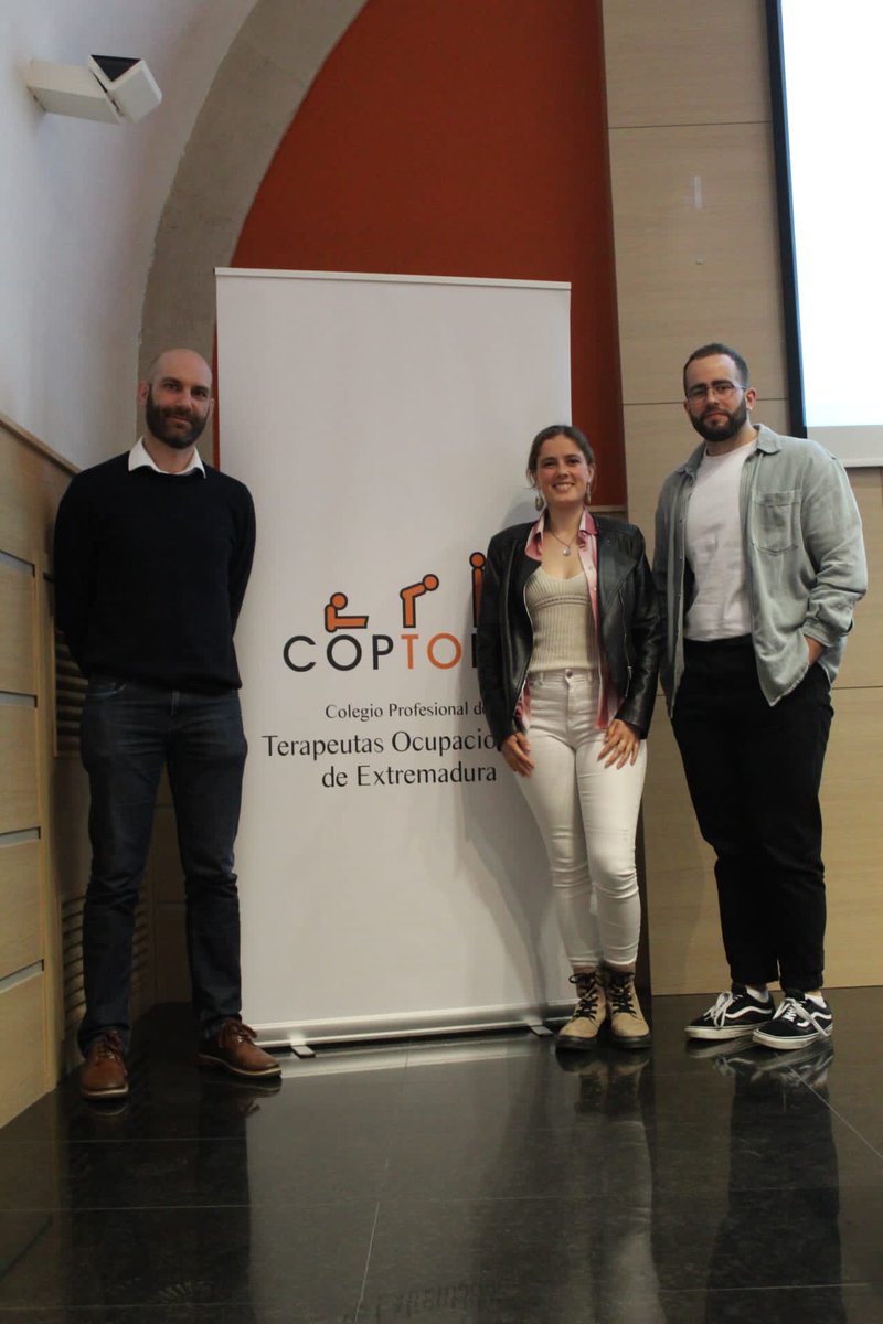 coptoex's tweet photo. Gracias a nuestros ponentes: César, Gisela, Fernando y Gemma. La realidad ha superado toda expectativa👏.
Enhorabuena a las ganadoras del Certamen de TFGs. Por el premio y por su brillante exposición 😍. Por extensión, felicidades a @_FENTO_ y docentes, qué gran base.
#EExTO14 https://t.co/k2m7IilvFa