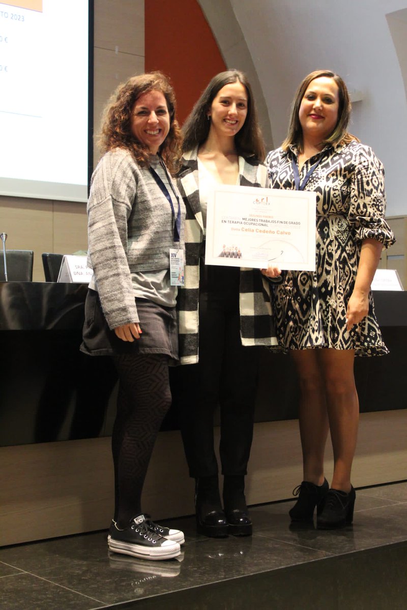 coptoex's tweet photo. Gracias a nuestros ponentes: César, Gisela, Fernando y Gemma. La realidad ha superado toda expectativa👏.
Enhorabuena a las ganadoras del Certamen de TFGs. Por el premio y por su brillante exposición 😍. Por extensión, felicidades a @_FENTO_ y docentes, qué gran base.
#EExTO14 https://t.co/k2m7IilvFa