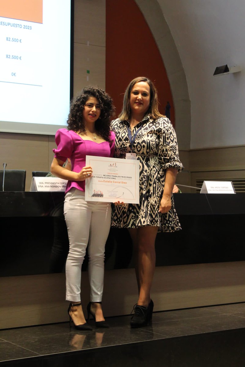 coptoex's tweet photo. Gracias a nuestros ponentes: César, Gisela, Fernando y Gemma. La realidad ha superado toda expectativa👏.
Enhorabuena a las ganadoras del Certamen de TFGs. Por el premio y por su brillante exposición 😍. Por extensión, felicidades a @_FENTO_ y docentes, qué gran base.
#EExTO14 https://t.co/k2m7IilvFa