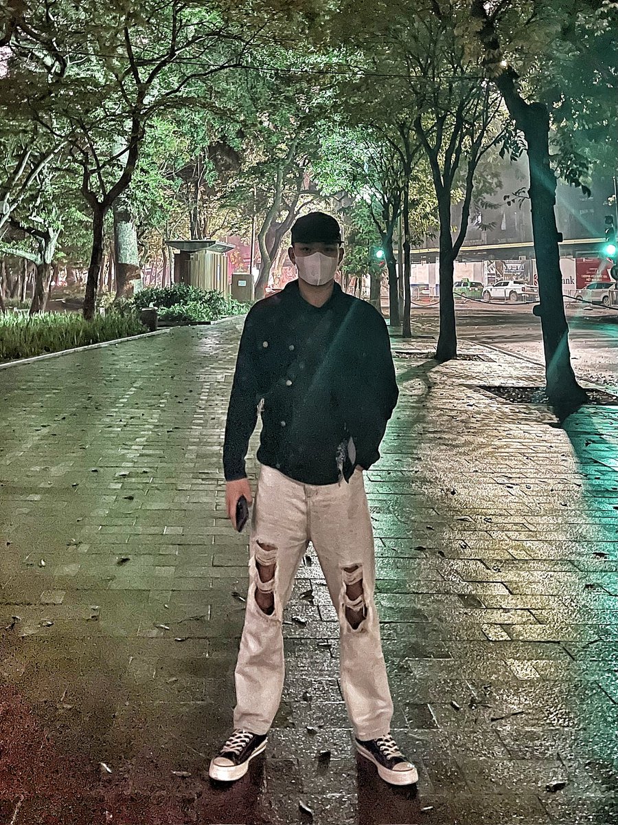 Nay có áo quần mặc r :)))