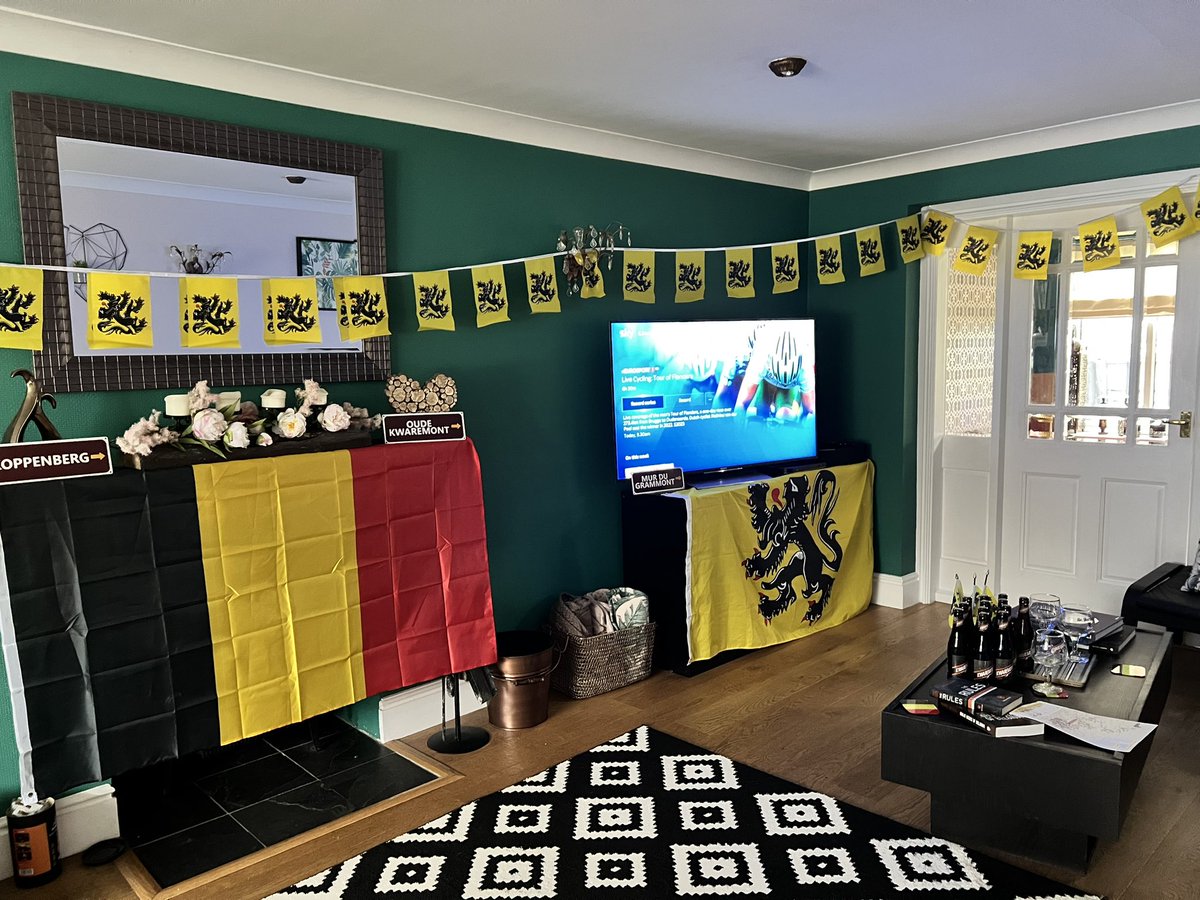 tanzerwagen's tweet photo. @daniellloyd1 @daniellloyd1 prepared ?! #RVV2023 https://t.co/HU24xJWcHY