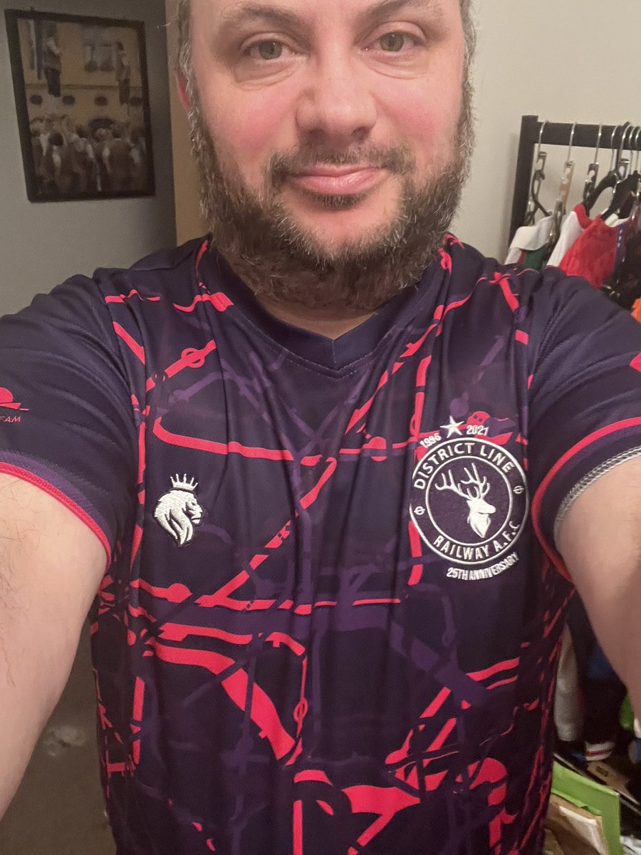 Good morning. Let’s turn our timelines #PurpleForAutism today and show our support for World Autism Acceptance Day! Use the hashtag and share anything purple 😊
Here’s me in my <a href="/DistrictLineAFC/">District Line Railway AFC</a> goalie shirt to kick us off.