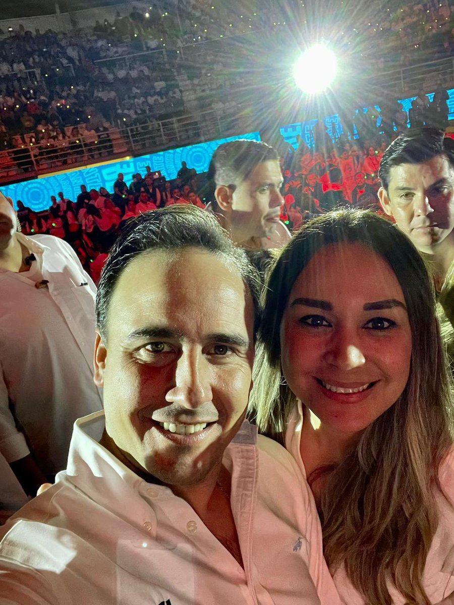 731Del's tweet photo. #PaDelanteCoahuila #ManoloGobernador con @manolojim Tus #Amigosdel731 Siempre contigo !!! @RINKON77 https://t.co/SFZW821XMf