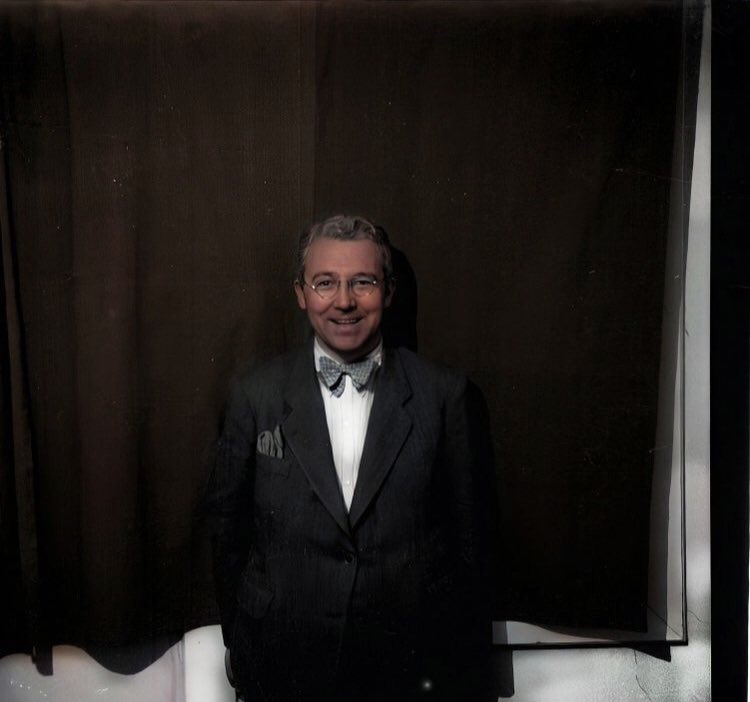 “Biz istiyoruz ki, 
Bu memlekette yapılan her iş, 
Üç beş kişinin çıkarına değil, 
Bu toprakları dolduran milyonların yararına olsun...”

#SabahattinAli’ye saygıyla…