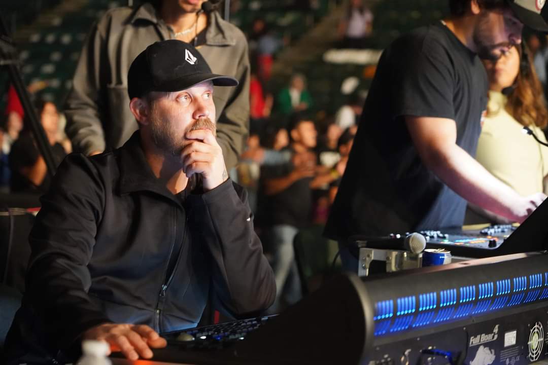 One of our lead devs just arrived in Nashville, TN. With a long history in music as a professional Lighting Designer, and LED Engineer his love for music and his goals of seeing artists get their fair share is part of the driving force behind nftplayerpro.com.