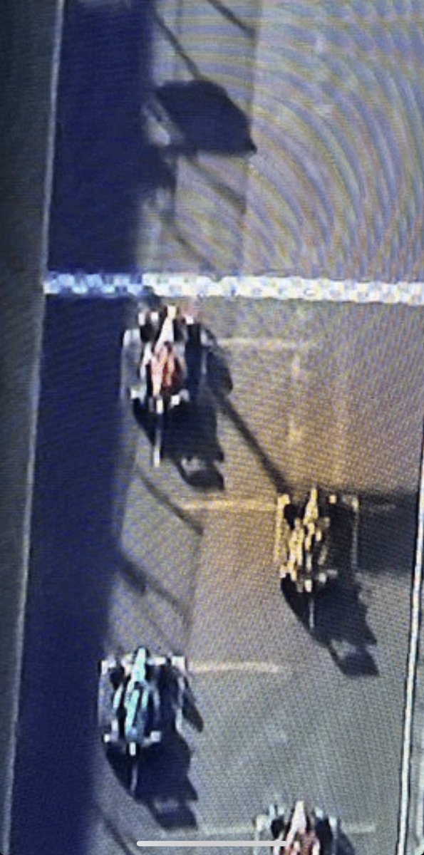 larissebaggio's tweet photo. Tu que hablamos de lo de Carlos pero que Red Bull nos acaba de robar en nuestra puta cara @fia @AstonMartinF1 https://t.co/ik4bcRqxvc