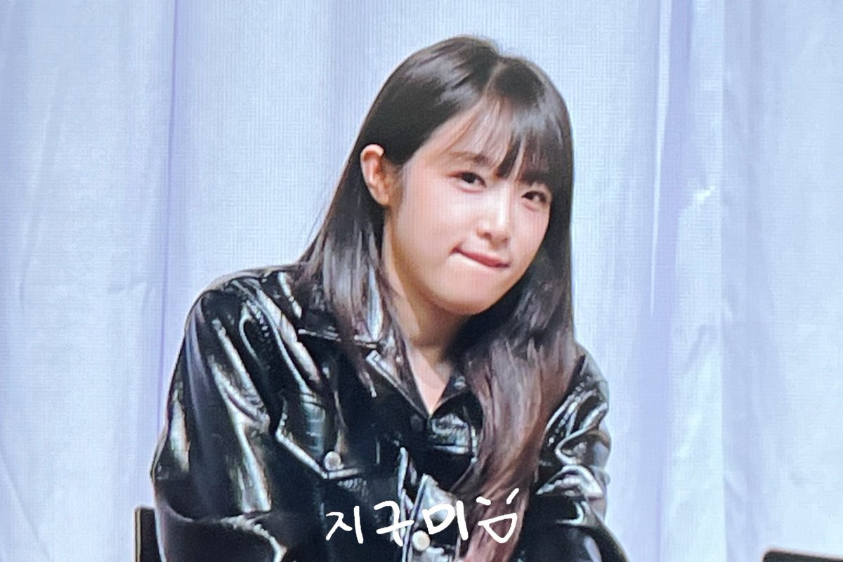 duckstar_0929's tweet photo. 230402 팬사인회 프리뷰

#최예나 #예나  #ChoiYeNa #YENA 
#イェナ https://t.co/Hg931mi9nc