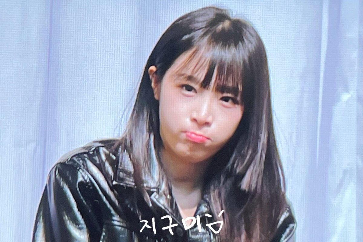 duckstar_0929's tweet photo. 230402 팬사인회 프리뷰

#최예나 #예나  #ChoiYeNa #YENA 
#イェナ https://t.co/Hg931mi9nc