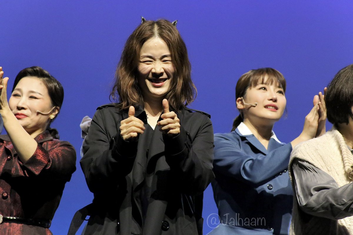 JALHAAM's tweet photo. 자람에게서 고양이 귀가 자람 :) 

영서 모자 적절했어요 
정년이 무대인사에서 작창 음감님 https://t.co/0Gky4r8Hcl