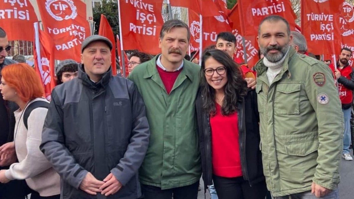 KomunistBiri34's tweet photo. Bir oy TİP’e Bir Oy Kemal Bey’e . 

Erkan Baş ,Ahmet Şık ,Sera Kadıgil , Barış Atay . İRADEN İRADEMDİR . ! https://t.co/EKFjonwZTk