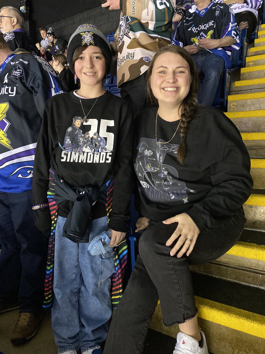 alex_simms13's tweet photo. Scott Simmonds Super fans! Thanks again for the sweater Francesca! @MRSDHYDE https://t.co/5TTY7Qo5fH